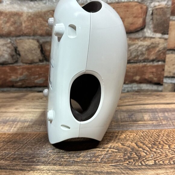 Cincom CM-026H White  Rechargeable Cordless Hand Massager With Heat - Picture 5 of 7